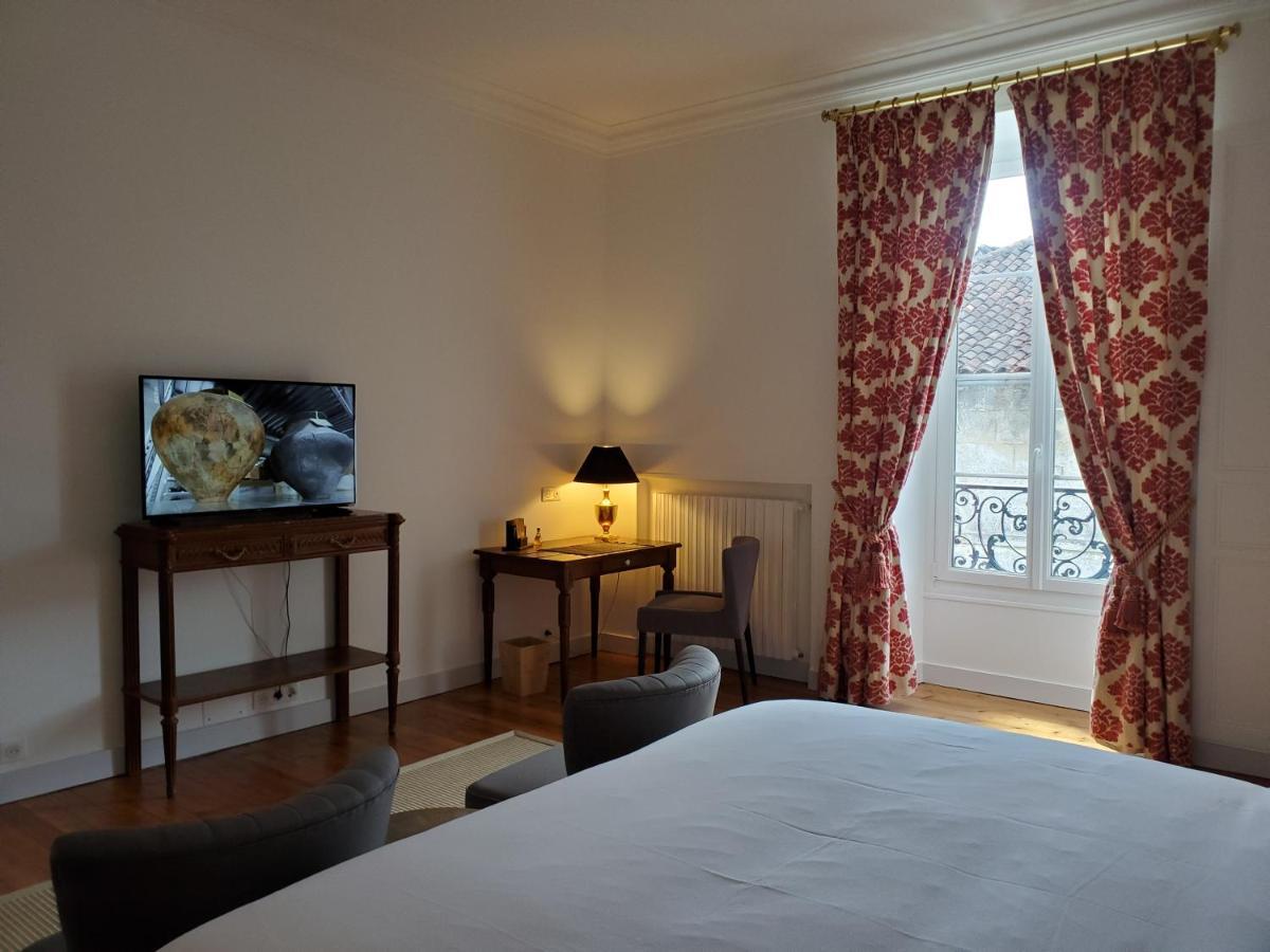 Logis Des Tourelles Bed & Breakfast Cognac Bagian luar foto