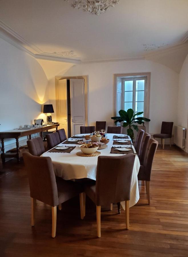 Logis Des Tourelles Bed & Breakfast Cognac Bagian luar foto