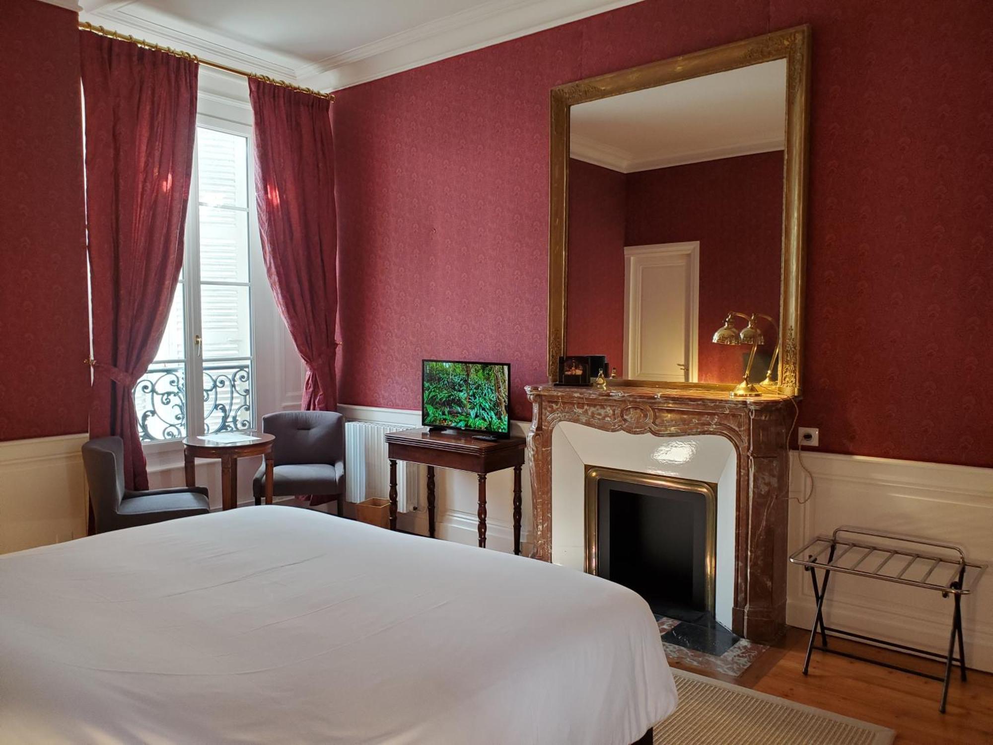 Logis Des Tourelles Bed & Breakfast Cognac Bagian luar foto